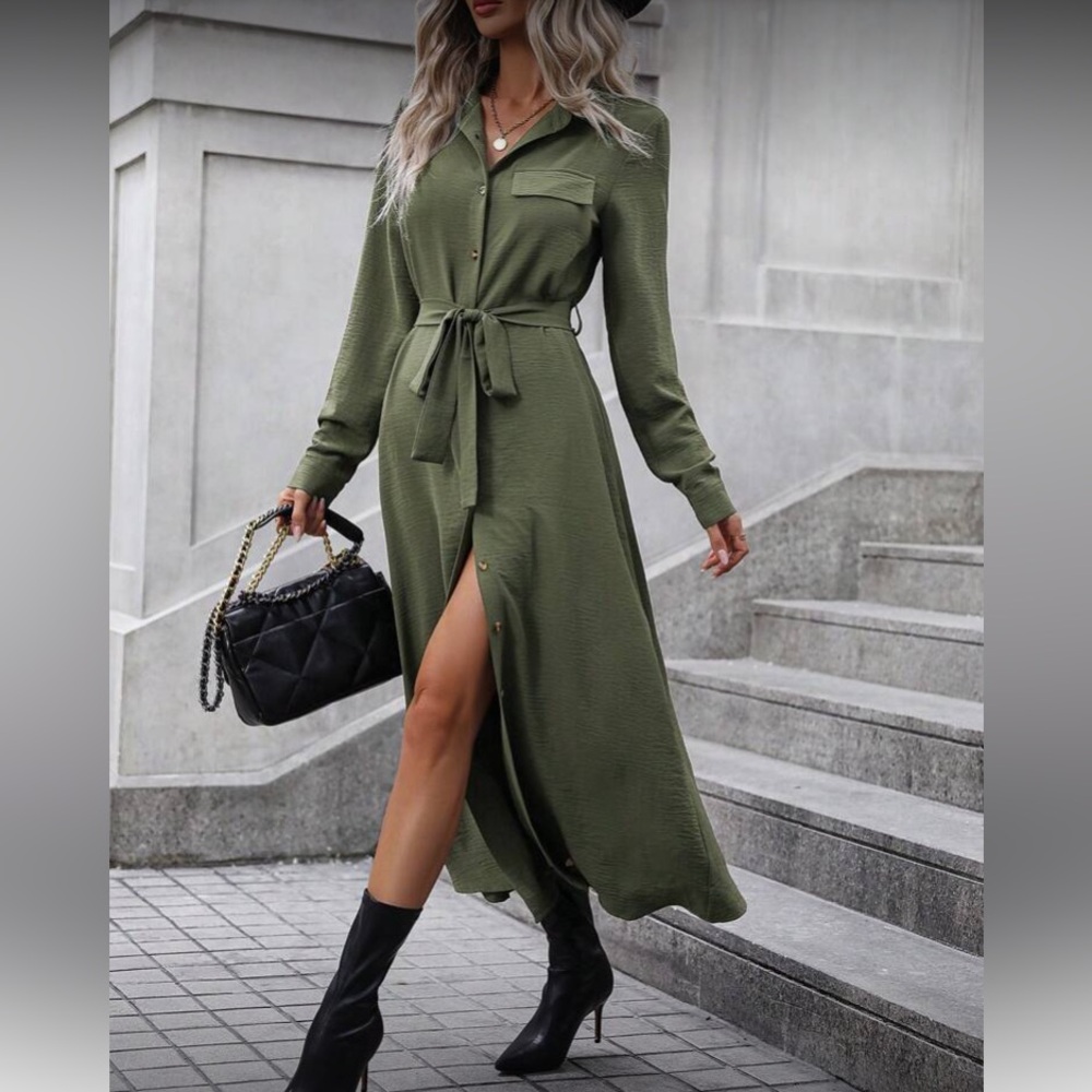 Elegant Green Button-Down Maxi Dress
